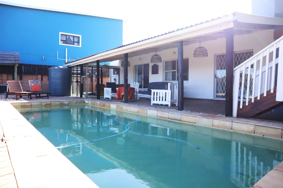 5 Bedroom Property for Sale in Paradise Beach Eastern Cape